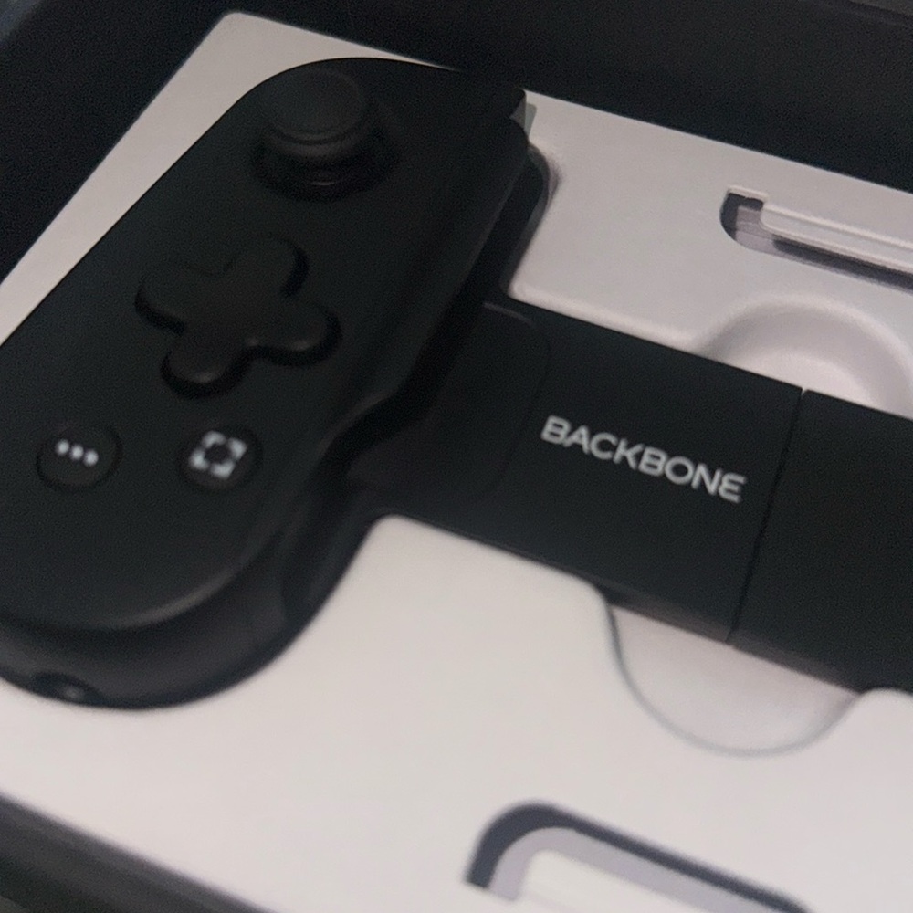 Backbone Mobile Gaming Controller - USB C - Picture 4 of 10